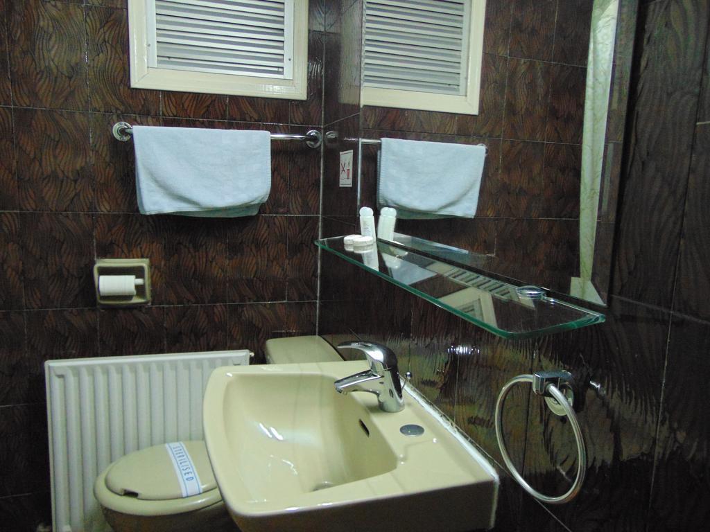 Hellas Hotel Какопетрия Екстериор снимка