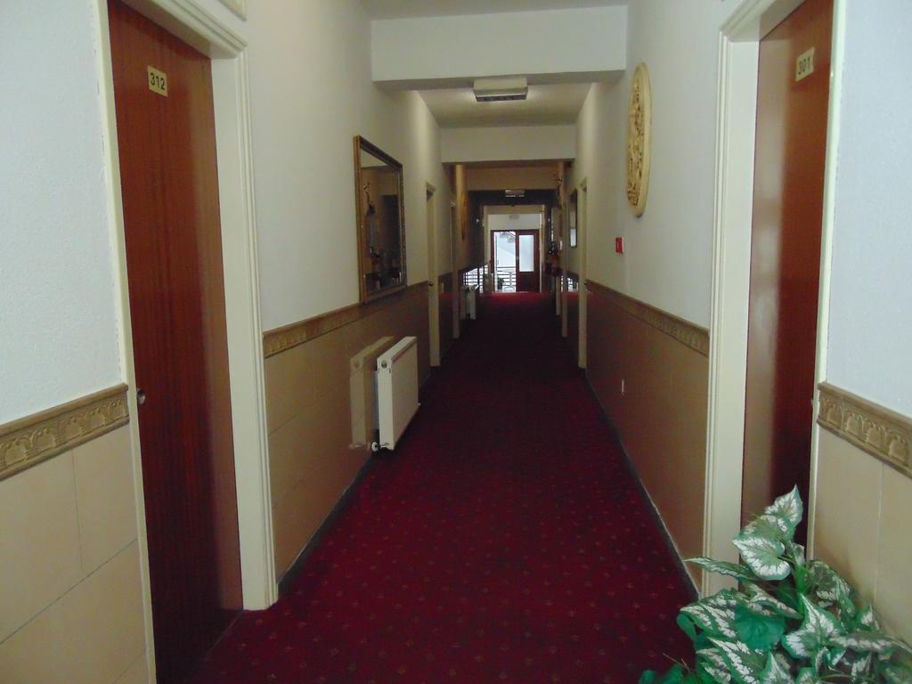 Hellas Hotel Какопетрия Екстериор снимка